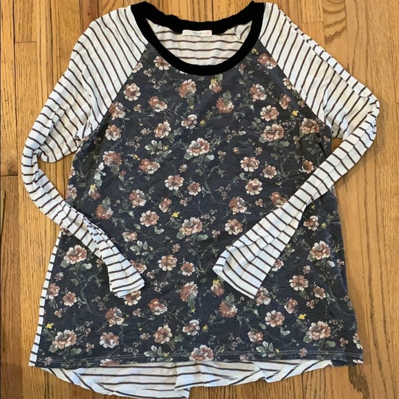 Le Lis Tops - Le Lis top